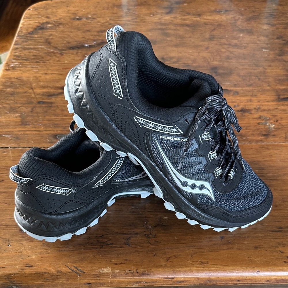 Saucony Excursion TR13 Black and Gray Athletic Shoes